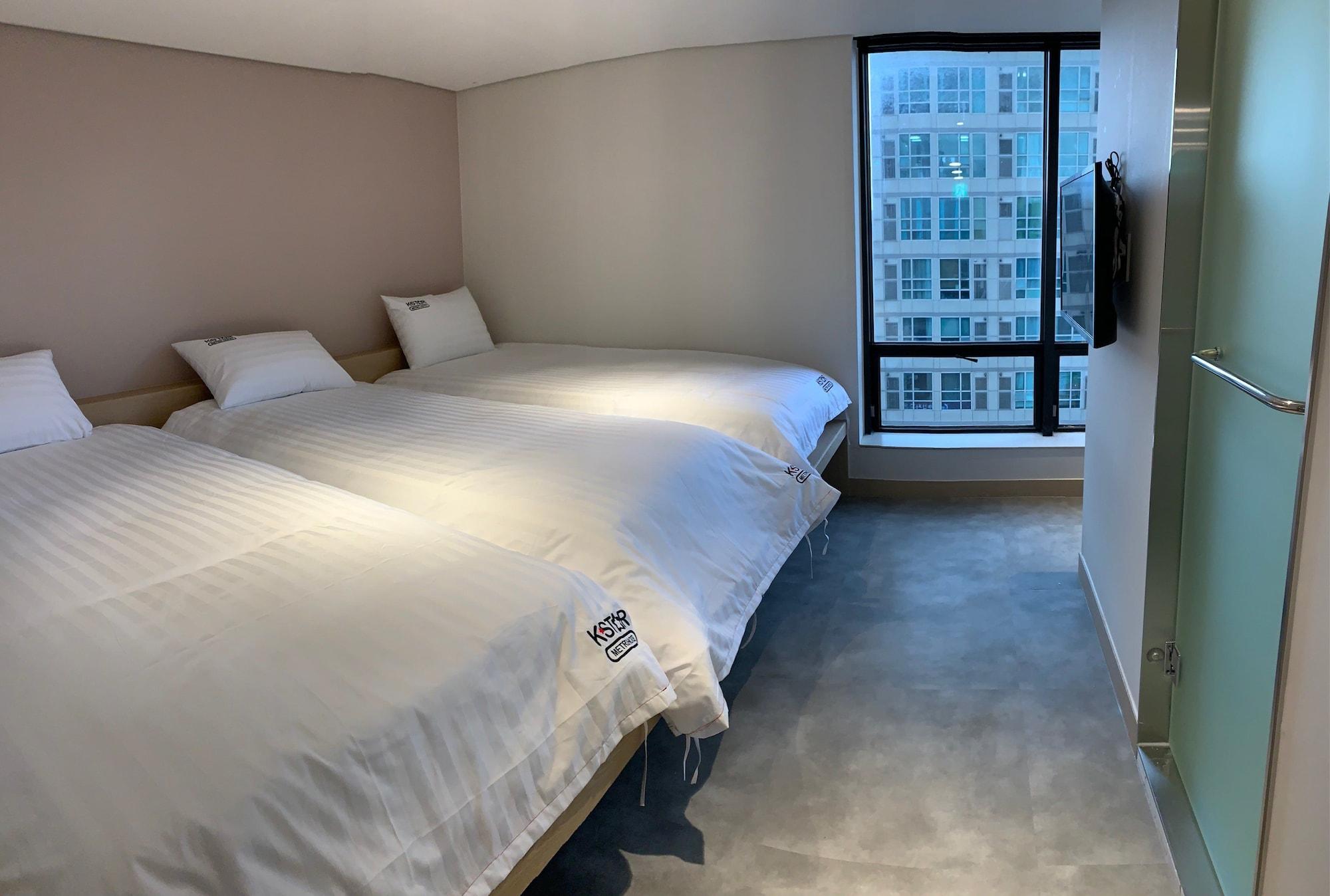 Hotel Kstar Metro 2*
